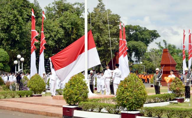 Upacara peringatan HUT RI KE 75 di halaman Pendopo Kabupaten Trenggalek