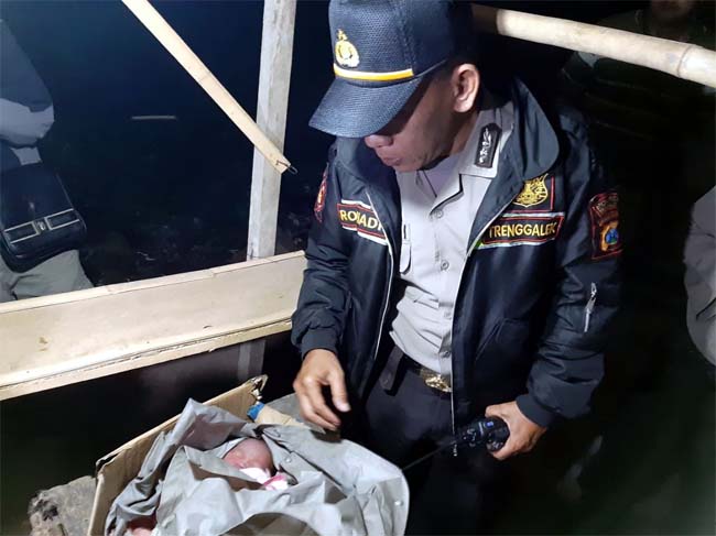 Penemuan bayi di pasar Subuh Kecamatan Gandusari