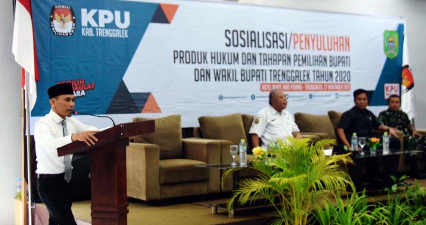 Sosialisasi penyuluhan produk hukum dan tahapan Pemilihan Bupati dan Wakil Bupati Trenggalek tahun 2020 di Hall Hotel Jaaz. (ist)