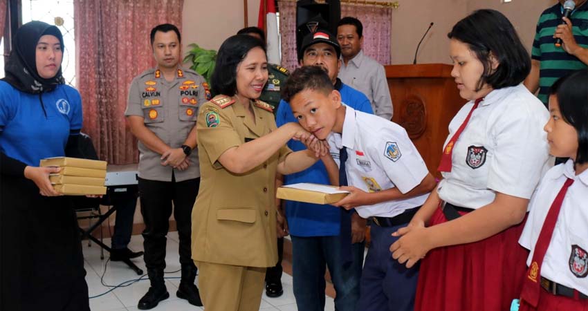 HPN Ke-68, Ikatan Jurnalis Trenggalek Berikan Santunan Anak Yatim dan Duafa