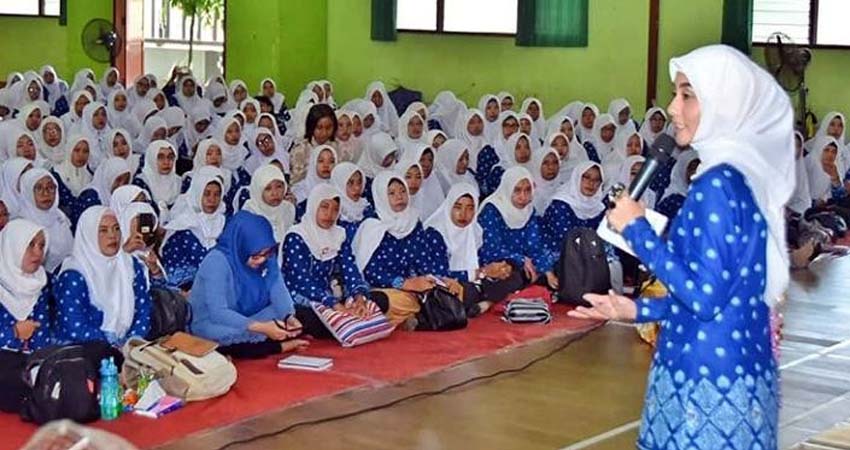 Hadiri Workshop Guru Kreatif, Novita Hardini Harapkan Bunda PAUD Lebih Profesional