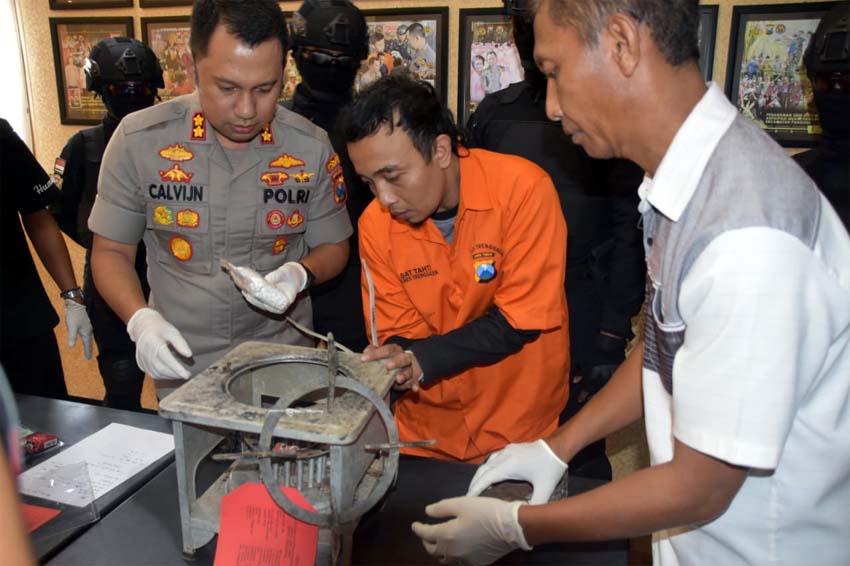 Polisi Trenggalek Sergap Pengedar Ribuan Pil 'Kirik'