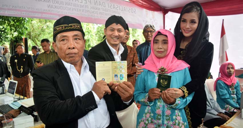 Suasana Bupati 'Ngunduh Mantu' di Pendopo Manggala Praja Nugraha Trenggalek. (mil)