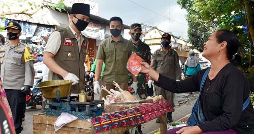 Tinjau Pasar Tradisional, Bupati Trenggalek Harapkan Penerapan New Normal Sesuai Protokol Kesehatan