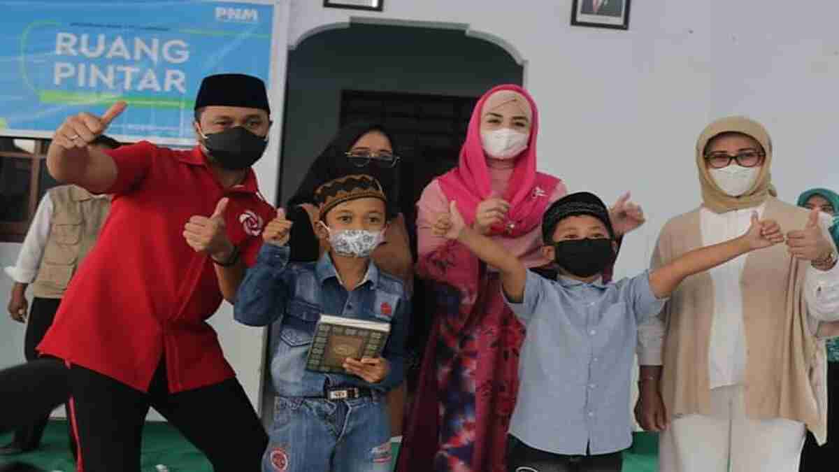 Resmikan Ruang Pintar, Ini Pesan Novita dan Giring Kepada Anak-Anak di Trenggalek