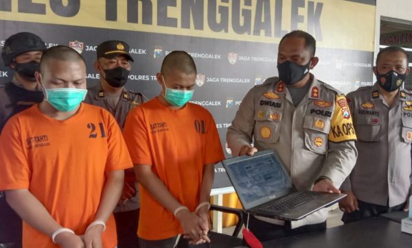 Dua Pelaku Penipuan Online Diringkus Polres Trenggalek