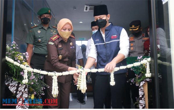 Bupati Arifin Dampingi Kajari Trenggalek Launching Balai Rehabilitasi Adhiyaksa di RSUD dr Soedomo