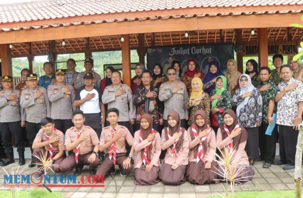 Jumat Curhat, Kapolres Trenggalek Ajak Ngobrol Hangat Guru dan Pelajar