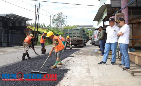 Tinjau Perbaikan Jalan Trenggalek, Bupati Arifin Ajak Masyarakat Laporkan Ruas Jalan Rusak atau Berlubang