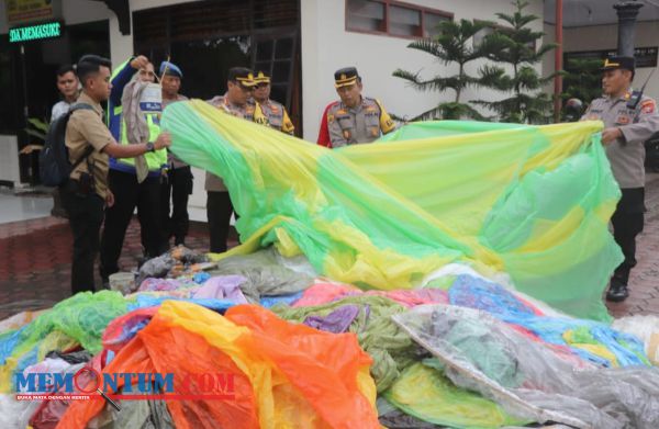 83 Balon Udara Siap Terbang Diamankan Petugas Gabungan Polres Trenggalek TNI hingga PLN