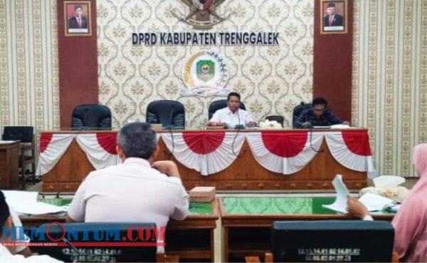 Raker dengan Eksekutif, Bapemperda DPRD Trenggalek Evaluasi Penyusunan Perda Tahun 2023